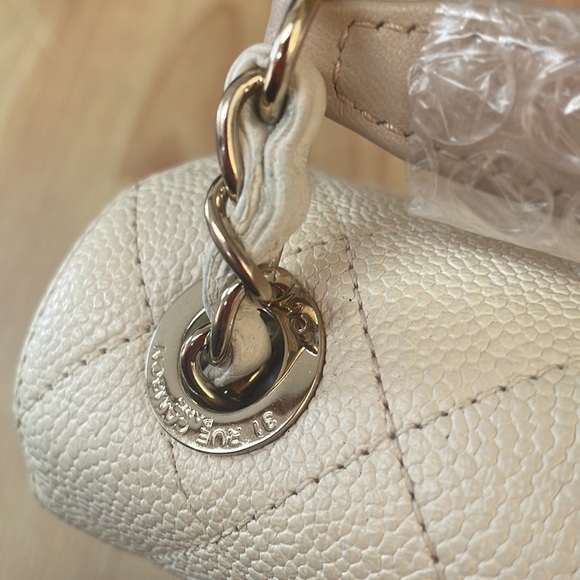 Chanel flap bag white - Picture 13 of 15
